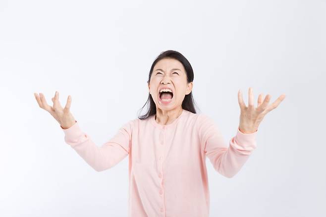 욕을 하면 단기적으로 스트레스와 고통을 줄일 순 있다. 하지만 습관이 되면 욕에 무뎌져 효과가 없어진다./사진=게티이미지뱅크