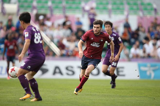 지난 2017년 당시 대전 시티즌에 임대돼 한 시즌 뛰었던 레반 센겔리아(등록명 레반). 그는 조지아 국가대표팀 소속으로 이번 UEFA 유로 2024에 참가한다. 사진=프로축구연맹&nbsp;