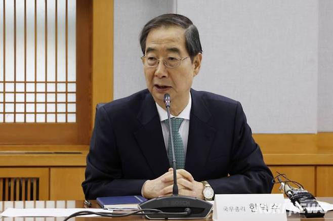 한덕수 국무총리가 지난 3월 서울 종로구 서울대학교 의과대학 연건캠퍼스 대회의실에서 열린 의료 개혁 관련 현안 논의에서 발언하고 있다. 쿠키뉴스 자료사진