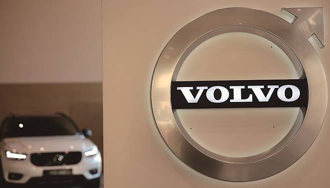 유럽 자동차 업체 볼보가 EU와 중국의 관세 전쟁에 대응하기 위해 생산기지 이전에 나섰다.[사진=뉴시스]