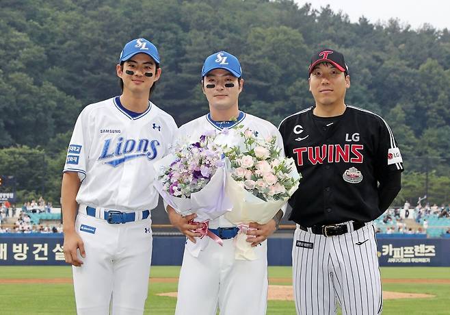 한미 통산 400홈런 친 박병호와 팀 동료 구자욱, LG 주장 김현수 [삼성 라이온즈 제공. 재판매 및 DB 금지]