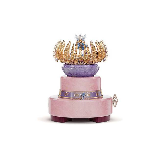 반클리프 아펠이 1930년대 중반에 탄생시킨 ‘파이에트(Paillette)’를 재해석한 ‘부통 도르’.