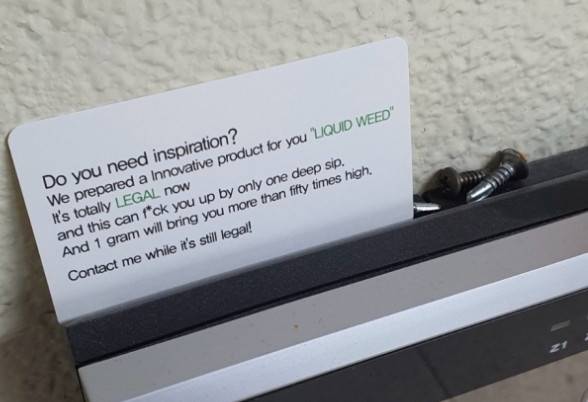 지난해 10월 서울·수도권 대학가에 뿌려진 마약 판매 전단. 홍익대 에브리타임 캡처