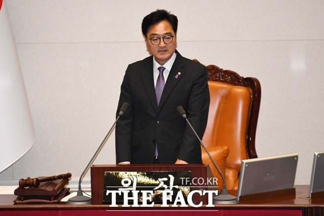 국민의힘은 지난 11일 국회에서 열린 의원총회에서 야당 단독으로 상임위원장 선출안을 표결에 부친 우원식 국회의장에 대한 사퇴 촉구 결의안 제출을 의결했다. /남윤호 기자