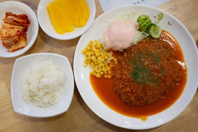 ‘장미경양식’의 돈가스.