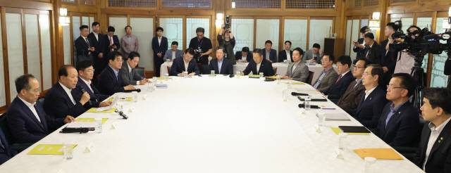 ▲ 국민의힘 황우여 비상대책위원장이 16일 오후 서울 종로구 삼청동 총리 공관에서 열린 고위 당ㆍ정ㆍ대 협의회에서 발언하고 있다. 연합뉴스