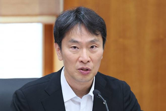 이복현 금융감독원장이 증시 밸류업에 대해 발언하고 있다. 이 금감원장은 검찰 특수통 금융범죄 수사 전문가였다. 사진=뉴스1