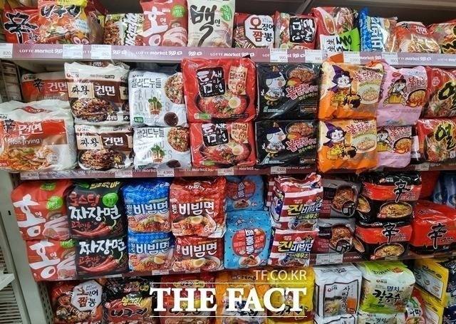 올해 1~5월 국내 라면의 유럽 수출액이 지난해 같은 기간과 비교새 49.5% 증가했다. /더팩트 DB