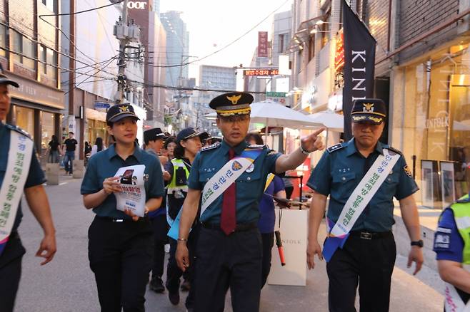 지난 5월22일 진행된 민·관·경 합동순찰. /사진제공=서울 성동경찰서