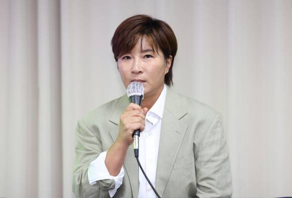 부친 혐의 관련 입장발표하는 박세리 - 박세리가 18일 오후 서울 강남구 스페이스쉐어 삼성코엑스센터에서 부친 박준철 씨의 사문서위조 혐의에 대한 입장을 얘기하고 있다. 2024.6.18 연합뉴스