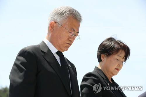 2023년 5·18묘지 참배하는 문재인 전 대통령 부부 [연합뉴스 자료사진]