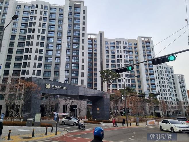 서울시 강동구 고덕동  '고덕그라시움' 전경. / 사진=이송렬 기자.