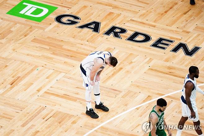 지친 루카 돈치치 [USA TODAY Sports=연합뉴스]