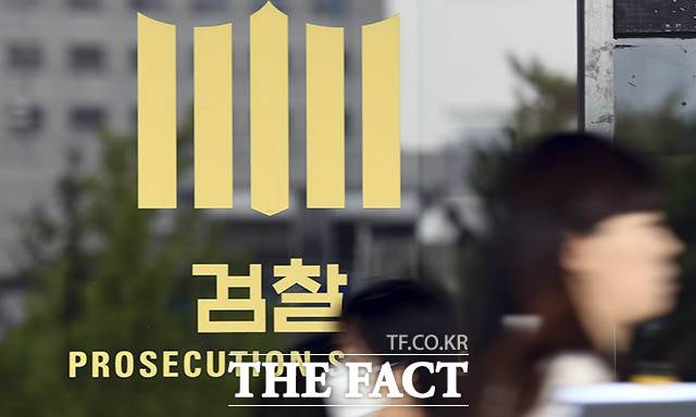 김건희 여사가 연루된 것으로 알려진 도이치모터스 주가조작 사건을 수사하는 검찰이 수사 대상에 김 여사의 모친 최은순 씨도 포함됐다고 밝혔다. /이새롬 기자