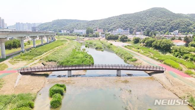 [용인=뉴시스] 유방동 일대 경안천 횡단교. (사진=용인시 제공) 2024.06.20. photo@newsis.com