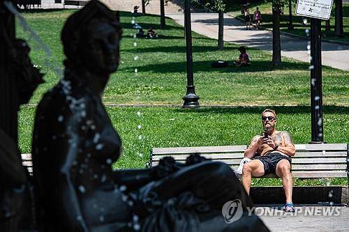 폭염 덮친 미국 19일 미국 매사추세츠주 보스턴의 한 공원 모습. [AFP=연합뉴스. 재판매 및 DB 금지]