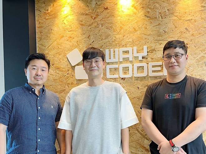 왼쪽부터 손노리 이원술 대표, 웨이코더 서기원 대표, 양병조 PD