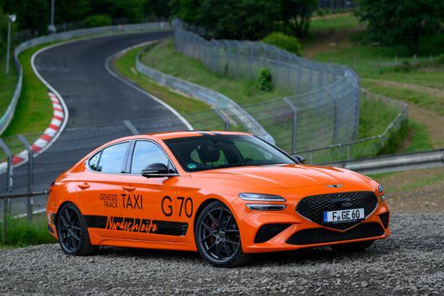 독일 라인란트팔츠주 뉘르부르크 소재 뉘르부르크링에서 제네시스가 운행하는 G70 3.3T 트랙 택시. 제네시스 제공