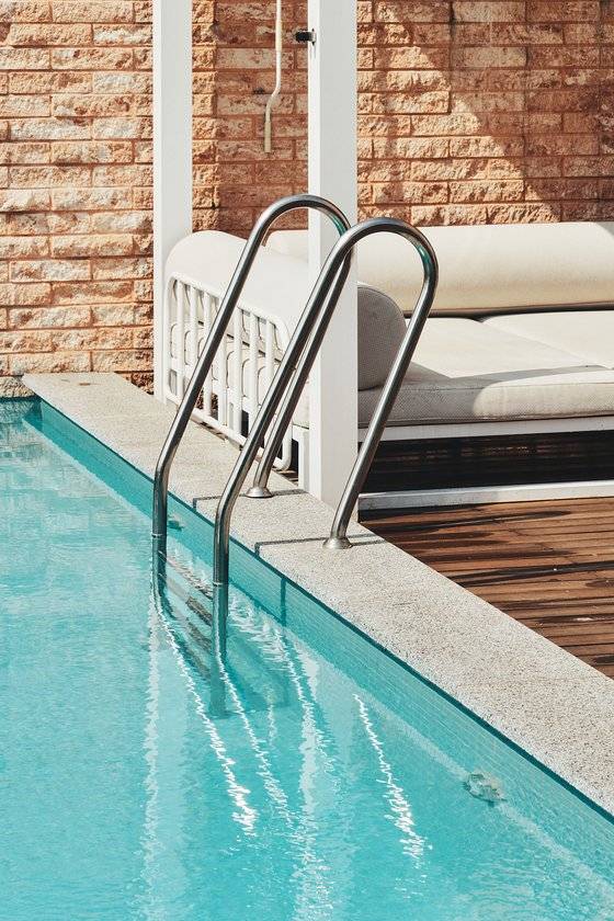 모자이크 노일의 야외 풀.