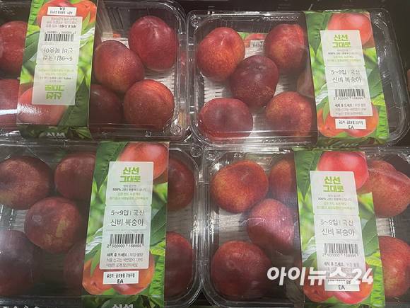 포장을 마친 신비복숭아는 이마트를 통해 소비자를 만난다. [사진=송대성 기자]