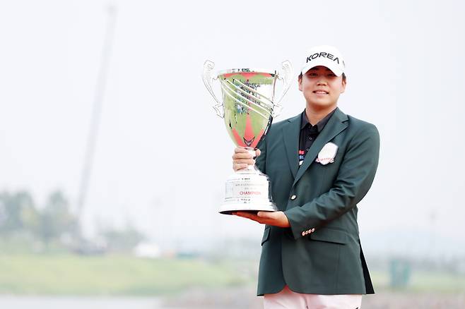 지난해 군산CC 오픈에서 연장 접전 끝에 우승을 차지한 장유빈은 KPGA투어 우승 기세를 아시안게임까지 이어 금메달을 따내 박수갈채를 받았다. 사진 | KPGA