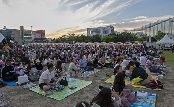 지난해 피크닉 콘서트 사진. [사진=청주시]