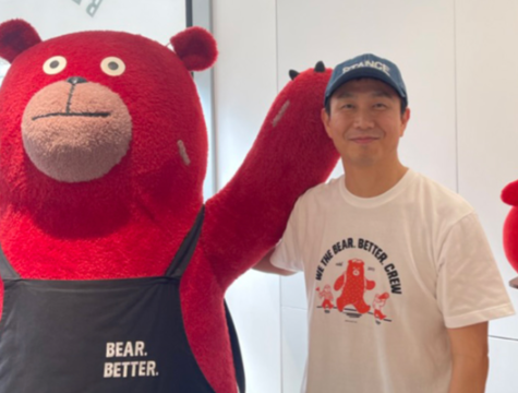 배우 오정세가 발달장애인을 연기하며 인연을 맺은 사회적 기업 베어베터의 팝업스토어에 방문해 훈훈함을 전했다. 베어베터&nbsp;측 제공