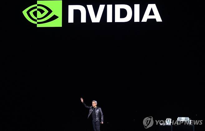엔비디아 로고와 젠슨 황 CEO [AFP 연합뉴스 자료사진. 재판매 및 DB 금지]