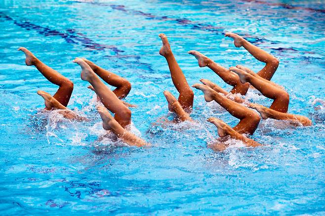 단합이 중요한 종목인 싱크로나이징 경기 모습. [사진=클립아트코리아]