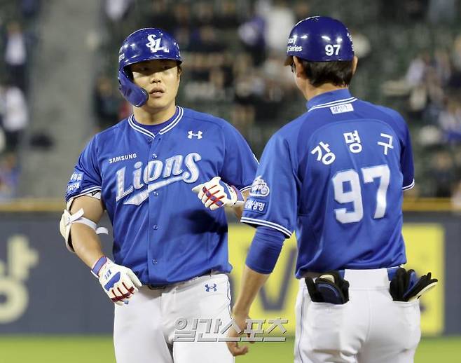 2일 오후 서울 잠실야구장에서 열린 프로야구 삼성과 두산 경기. 삼성 류지혁이 9회 1타점 적시타를 날리고 기뻐하고있다. 잠실=정시종 기자 capa@edaily.co.kr /2024.05.02.