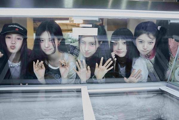 그룹 아일릿(ILLIT)이 미국 빌보드 주요 차트에서 오랜 기간 사랑받고 있다. / 사진 = 빌리프랩