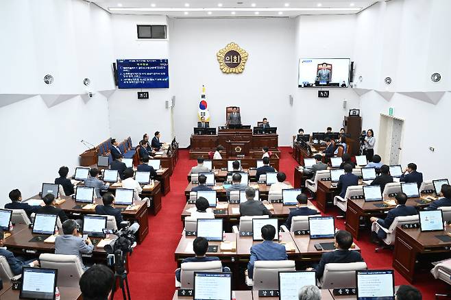 제주도의회 제428회 정례회가 26일 본회의를 열고 폐회하면서 제12대 도의회 전반기 회기가 마무리됐다. 제주도의회 제공