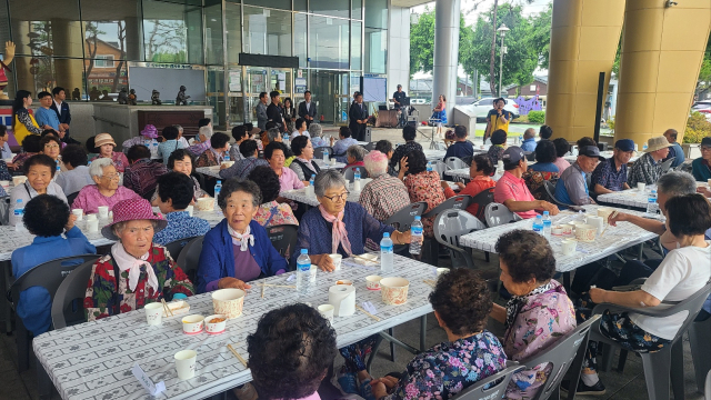 ▲곡성읍,'청학짜장 나눔봉사'…지역사회에 온기 전해ⓒ곡성군