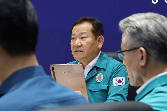 이상민 행정안전부 장관이 지난 27일 서울 종로구 정부서울청사에서 열린 의사 집단행동 중앙재난안전대책 본부 회의에서 발언하고 있다. (사진=연합뉴스)