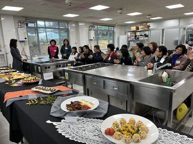 산청군 향토음식연구회 과제활동 전시회 사진.