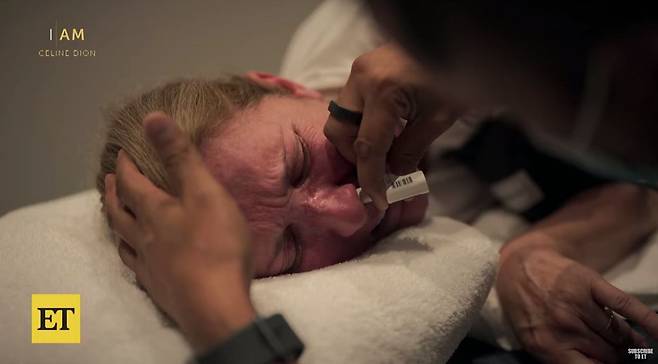 최근 공개된 다큐멘터리에는 셀린 디온이 강직인간증후군 때문에 경련을 일으키고, 고통스러워하는 모습이 담겨졌다./사진=유튜브 채널 'Entertainment Tonight'