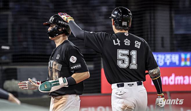 ▲ 윤동희(왼쪽)와 나승엽 ⓒ롯데 자이언츠