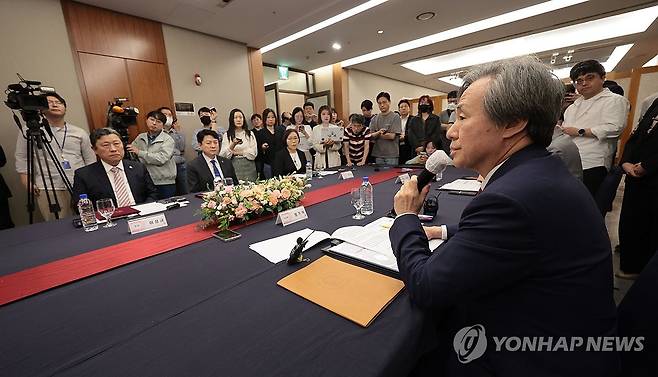 2025년도 요양급여비용 계약 이사장-의약단체장 합동 간담회 (서울=연합뉴스) 김인철 기자