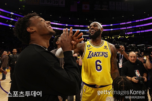 브로니 제임스와 르브론 제임스 / 사진=GettyImages 제공