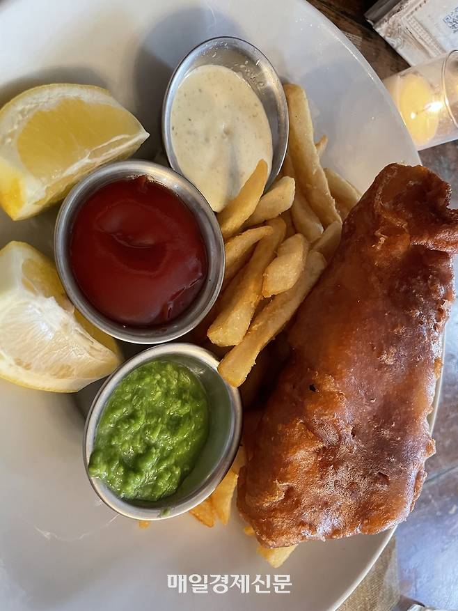 피쉬&칩스(Traditional Fish & Chips)