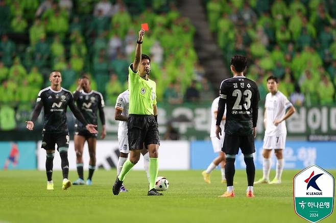 ▲ FC서울에 대패의 맛을 본 전북 현대. ⓒ한국프로축구연맹