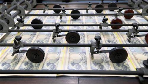 일본 신 지폐 발행 모습 [교도 연합뉴스. 재판매 및 DB 금지]