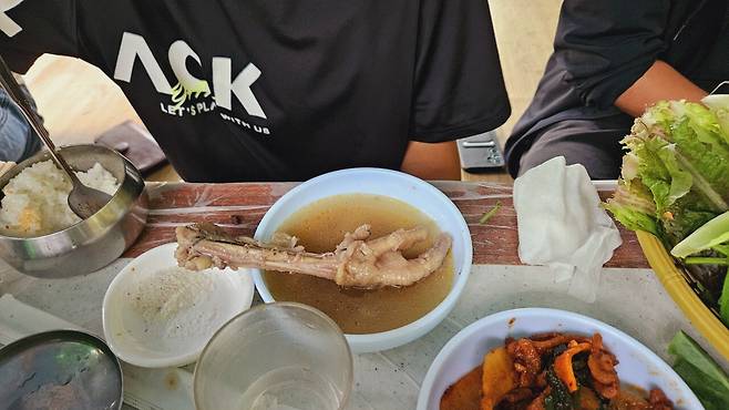 20240629_132715.jpg 장모님 생신 비오는 날 계곡 닭백숙과 오리주물럭