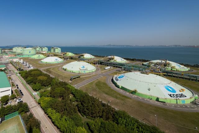 인천 송도 한국가스공사 인천LNG기지 지중식 저장탱크 모습. 한국가스공사 제공