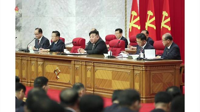 [서울=뉴시스] 북한 조선중앙TV가 김정은 북한 조선노동당 총비서가 주재하는 조선노동당 중앙위원회 제8기 제10차 전원회의 관련 내용을 30일 보도했다. (사진=조선중앙TV 캡처) 2024.06.30. photo@newsis.com *재판매 및 DB 금지