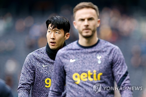 영국 축구 전문가로 알려진 키스 와이네스가 30일(한국시간) 영국 매체 풋볼 인사이더의 팟캐스트를 통해 손흥민과 토트넘 홋스퍼의 재계약이 지지부진하면서 사우디아라비아 이적 가능성을 다시 언급했다.   와이네스는 과거 2000년대 애스턴 빌라, 에버턴, 그리고 에버딘 회장을 맡았던 축구계에 굵직한 경력을 자랑하는 인물이다. 연합뉴스