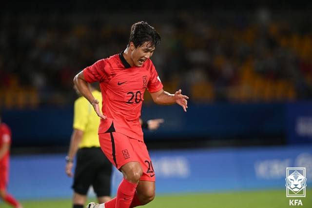 K리그 이적시장 관계자들은 "부천과 포항이 안재준 이적에 합의했다. 2일 메디컬테스트가 진행되고 조만간 발표가 있을 예정이다"라고 전했다. 안재준의 이적료는 '부천 역대 최고 수준'으로 알려졌다. 지난겨울 이적설에 휘말렸을 때보다 한층 더 높아진 금액이다.