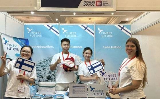 핀란드 일부 고등학교에서는 아시아·아프리카·남미 국가 학생들을 적극적으로 유치해 무료로 가르치는 '교육 실험'이 이뤄지고 있다고 영국 잡지 이코노미스트 최신호가 전했다. 파이니스트 퓨처 홈페이지