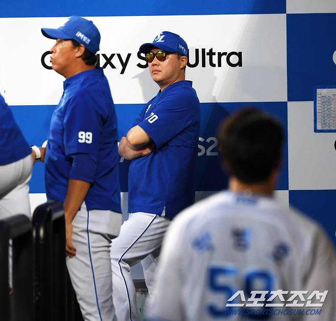 12일 대구 삼성라이온즈파크에서 열린 삼성 라이온즈와 LG 트윈스의 경기. 삼성 박진만 감독이 경기를 지켜보고 있다. 대구=박재만 기자 pjm@sportschosun.com/2024.06.12/