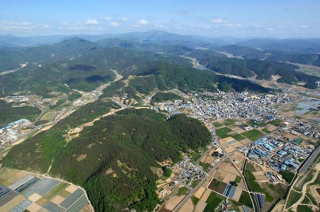 고령 시가지와 주산성 전경